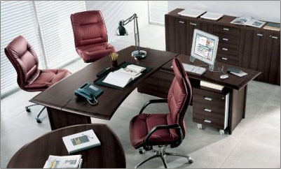Fournitures de mobilier de bureaux et de matériel informatique en